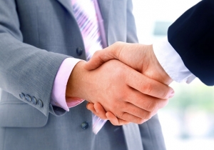 Egyed&uuml;l&aacute;ll&oacute; egy&uuml;ttműk&ouml;d&eacute;si meg&aacute;llapod&aacute;s