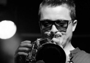 Interj&uacute; Koi Gergővel, a Happy Street Band vezetőj&eacute;vel + GAL&Eacute;RIA