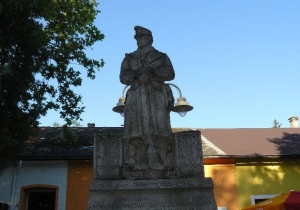 Fel&uacute;j&iacute;tjuk az I. vil&aacute;gh&aacute;bor&uacute;s eml&eacute;kművet