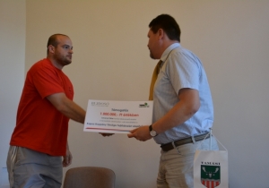 Egymilli&oacute; forinttal t&aacute;mogatj&aacute;k Savany&uacute; P&eacute;tert