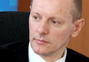 Letett&eacute;k esk&uuml;j&uuml;ket az orsz&aacute;ggyűl&eacute;si k&eacute;pviselők