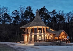 A T&uacute;rapont &eacute;s az &Ouml;koturisztikai L&aacute;togat&oacute;k&ouml;zpont is kulcsrak&eacute;sz! 