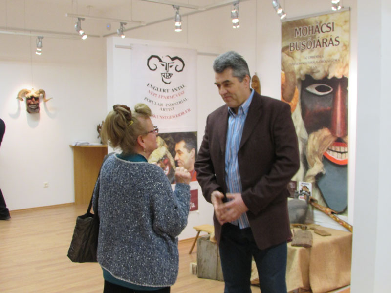 Busómaszk kiállítás nyílt a Tamási Galériában Englert Antal busómaszk-faragó népi iparművész munkáiból