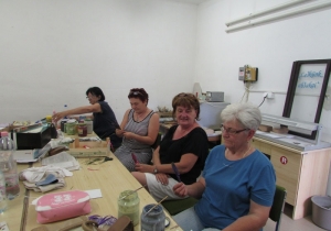 V&eacute;get &eacute;rt az &bdquo;Alkot&oacute;k k&ouml;z&ouml;ss&eacute;ge&rdquo; ny&aacute;ri t&aacute;bora