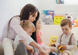 &Oacute;vodai dajka k&eacute;pz&eacute;s indul