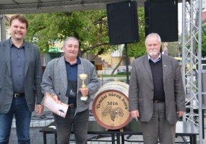 N&eacute;meth Mikl&oacute;s chardonnay-j&aacute;t v&aacute;lasztott&aacute;k a v&aacute;ros bor&aacute;nak