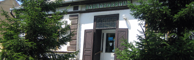 A Gesztenyesor Gyógyszertár utcai homlokzata a nyár folyamán felújításra kerül