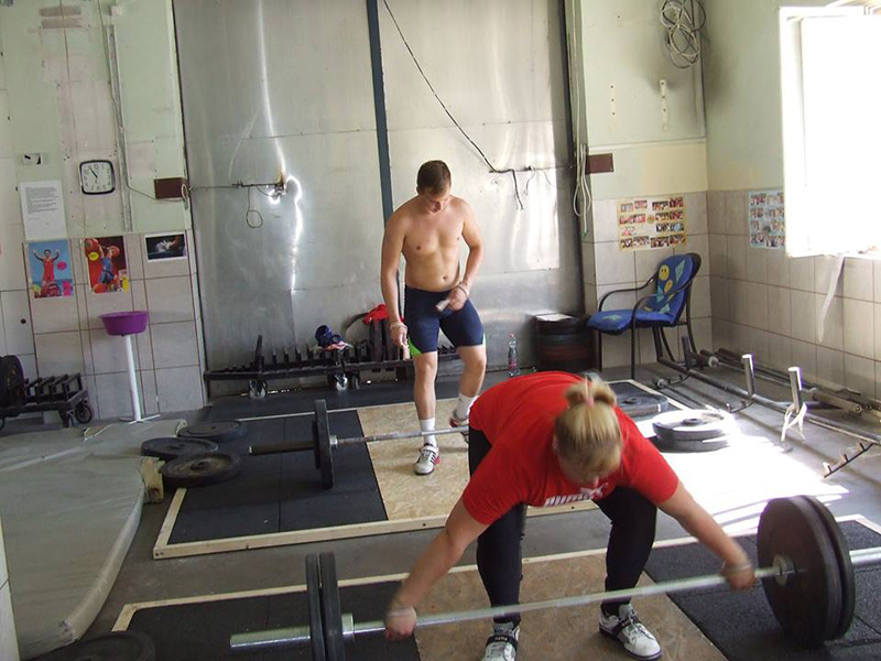 Súlyemelő edzőtábor Tamásiban