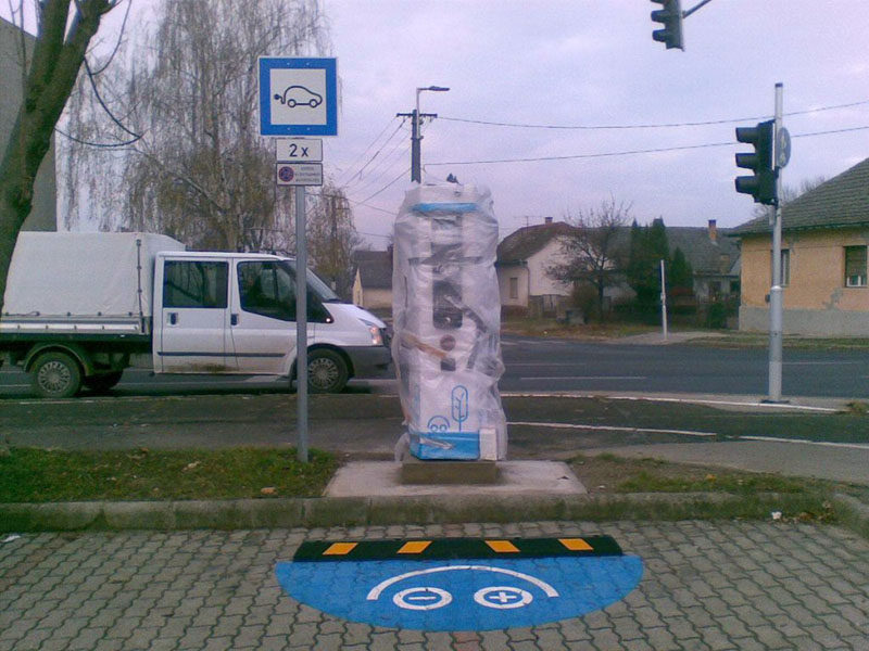 Tamásiban is ingyenes a parkolás a villanyautók számára 