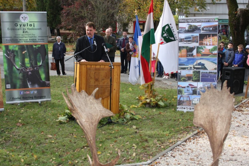 Dám trófeaszemle és szoboravató ünnepség a Gyulaj Zrt.-nél
