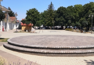 Megkezdőd&ouml;tt a T&uacute;rmezei Erzs&eacute;bet t&eacute;r fel&uacute;j&iacute;t&aacute;sa