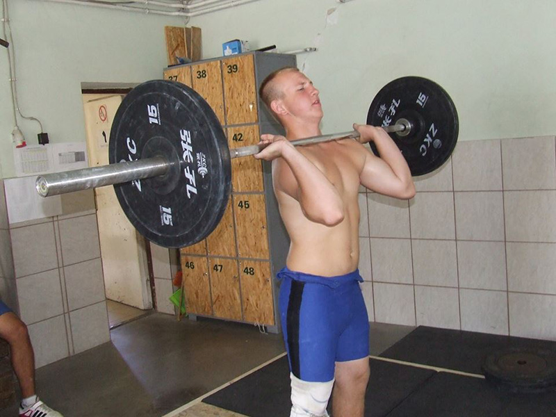 Súlyemelő edzőtábor Tamásiban