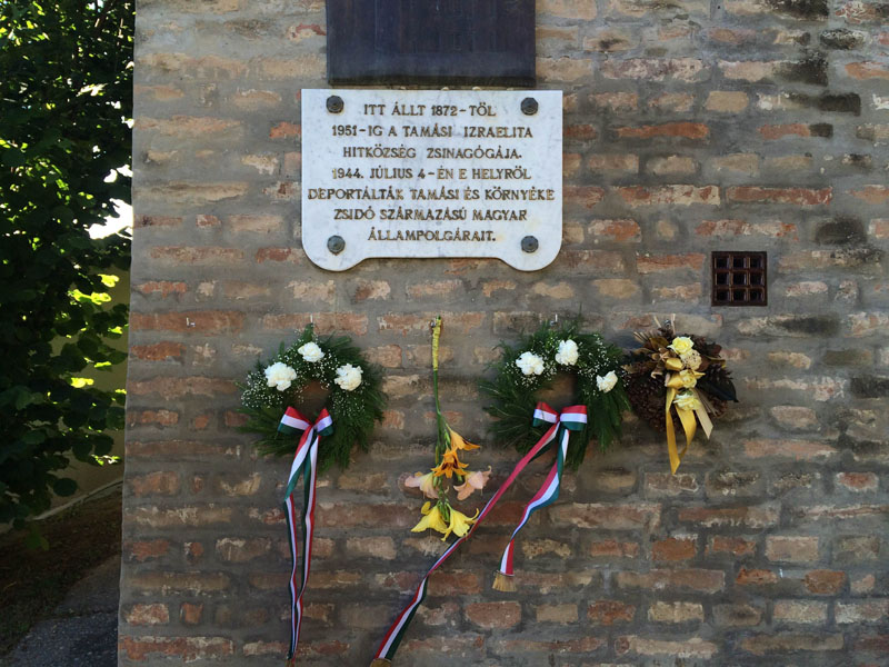 Főhajtás a Tamási holocaust áldozatok emlékére 