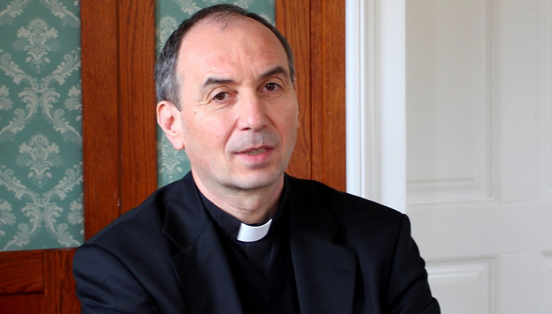 Püspöki látogatás a gimnáziumban