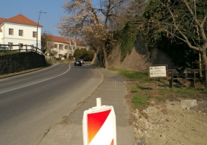 Folytat&oacute;dnak a j&aacute;rdafel&uacute;j&iacute;t&aacute;si munk&aacute;latok