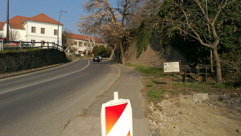 Folytatódnak a járdafelújítási munkálatok