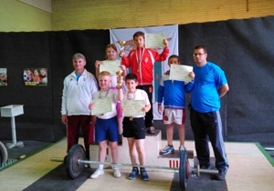 J&oacute; &uacute;ton j&aacute;r a s&uacute;lyemelő ut&aacute;np&oacute;tl&aacute;s Tam&aacute;siban