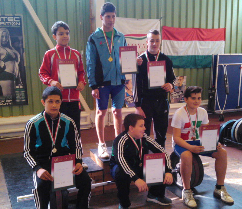 A Tamási Koppány Sportegyesület súlyemelői Pécsen selejteztek