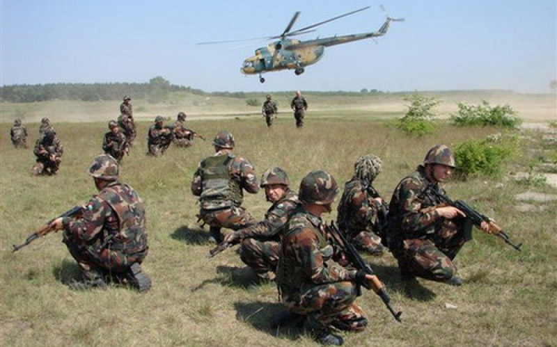 tolna.toborzo@regiment.hu