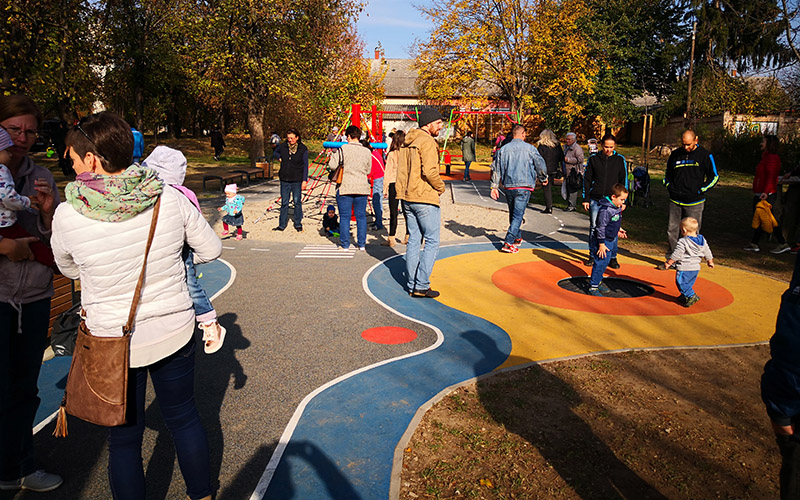 12. alkalommal ültettek fákat az előző évben született gyermekek tiszteletére