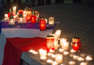 Eml&eacute;kez&eacute;s