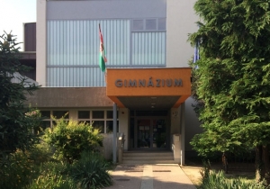 Katolikus iskolanegyed &eacute;p&uuml;l Tam&aacute;siban