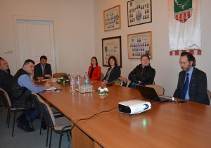 Ker&eacute;kp&aacute;r&uacute;t a Balatonig